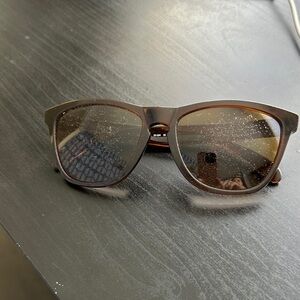 Brown tortoise Oakley frogskins sunglasses